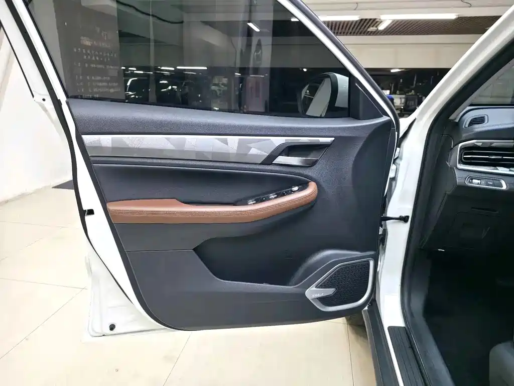 Geely Vision X6 2021 — фото 12