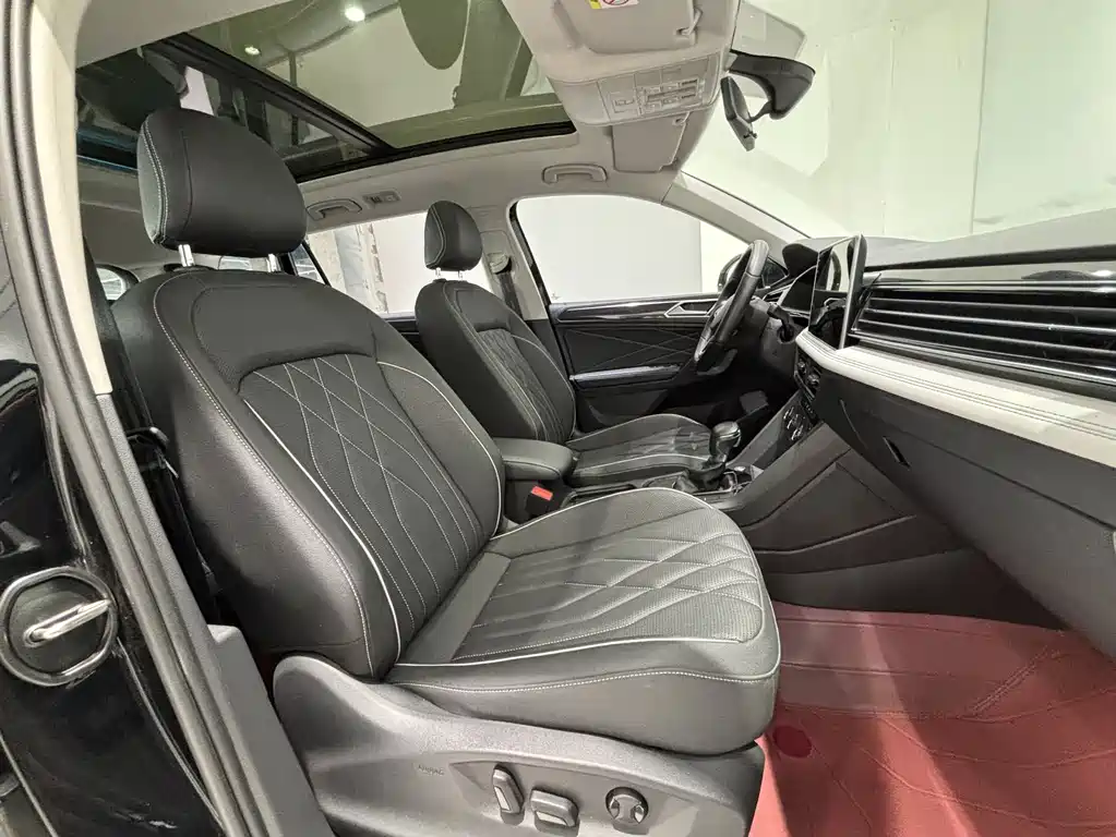 Volkswagen Tiguan L 2023 — фото 8