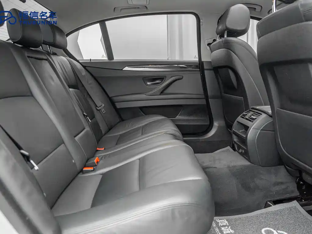 BMW 5 Series 2016 — фото 15