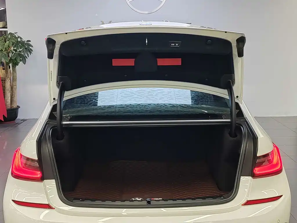BMW 3 Series 2022 — фото 15