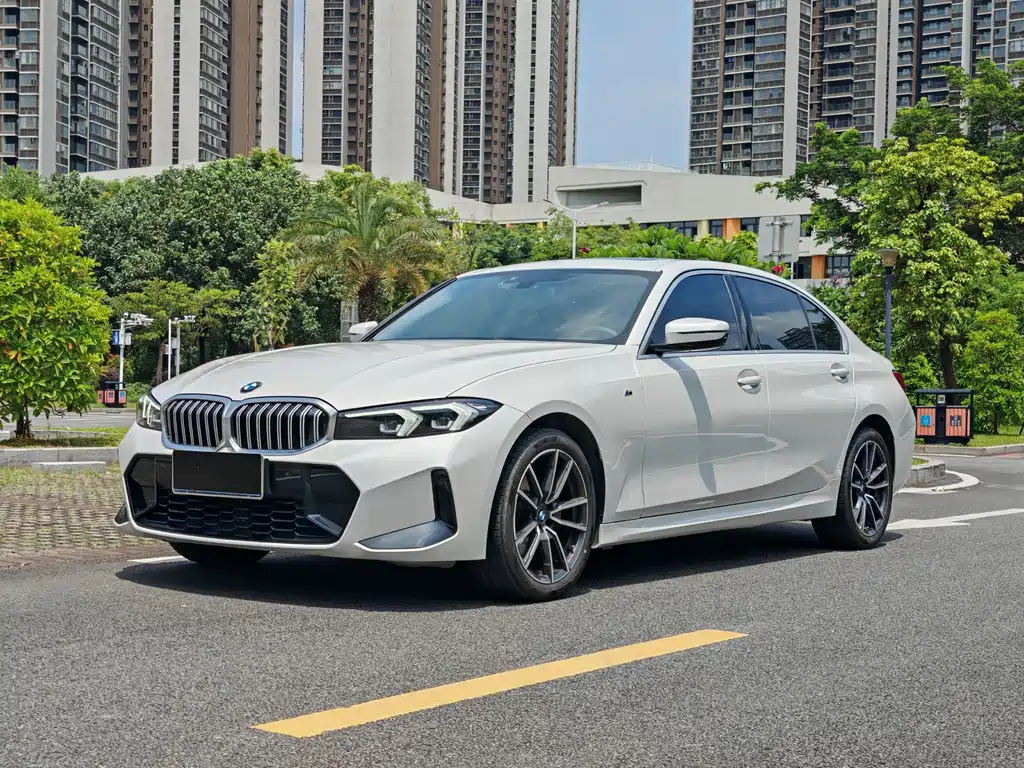 BMW 3 Series 2023 — фото 1