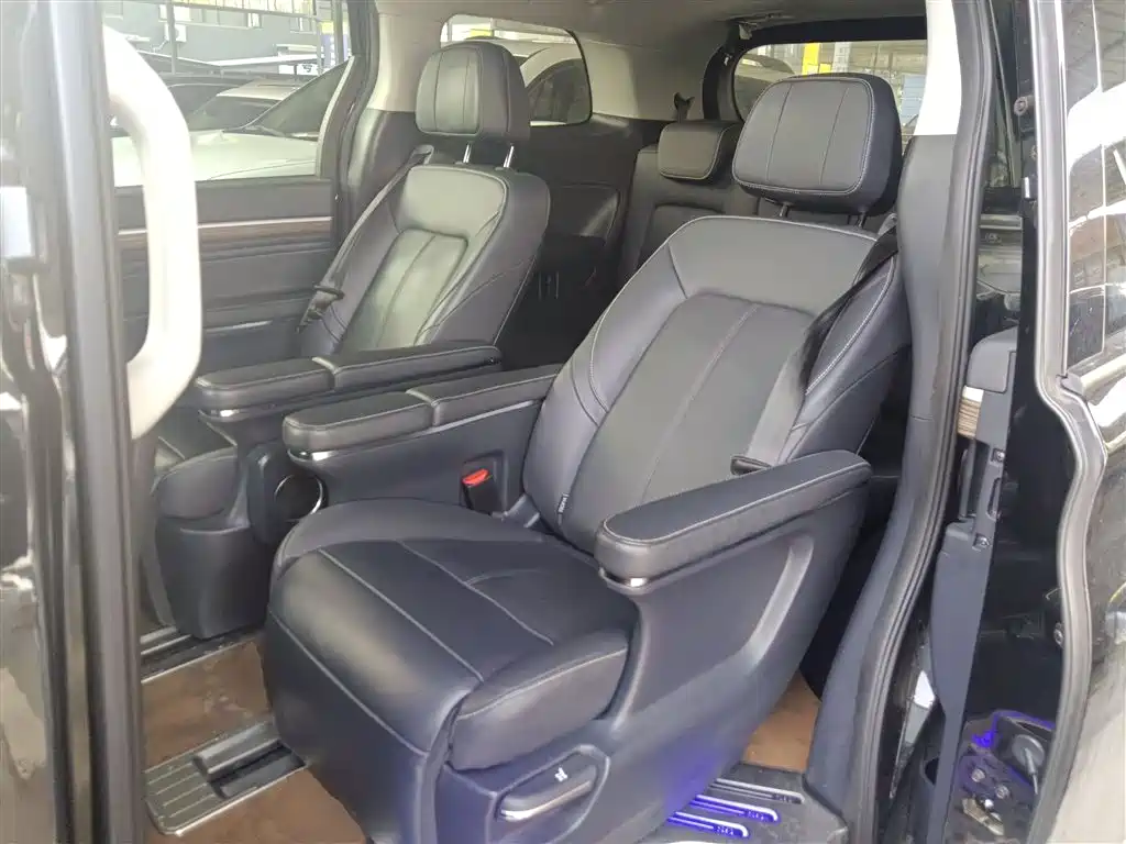 GAC Motor Trumpchi M8 2022 — фото 13