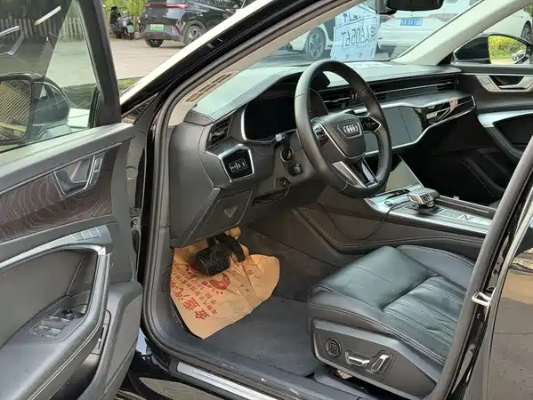 Audi A6L 2022