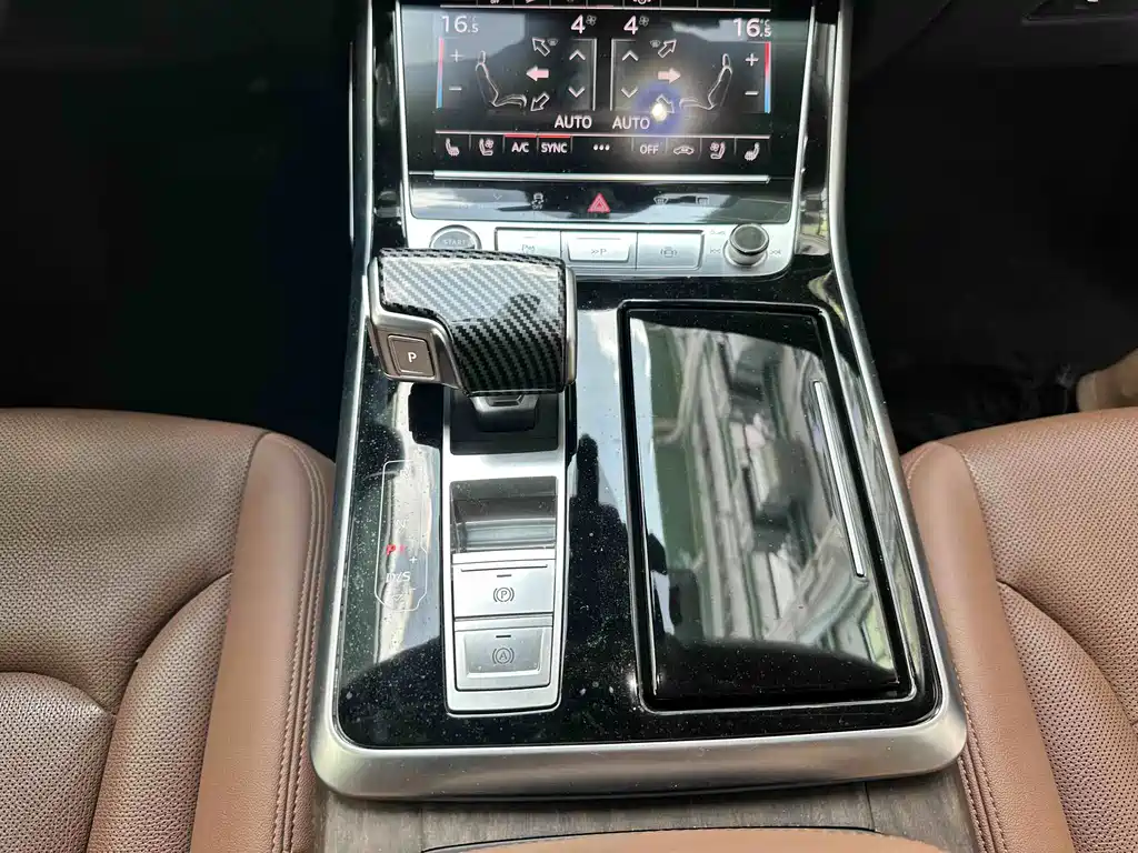 Audi Q7 2023 — фото 15