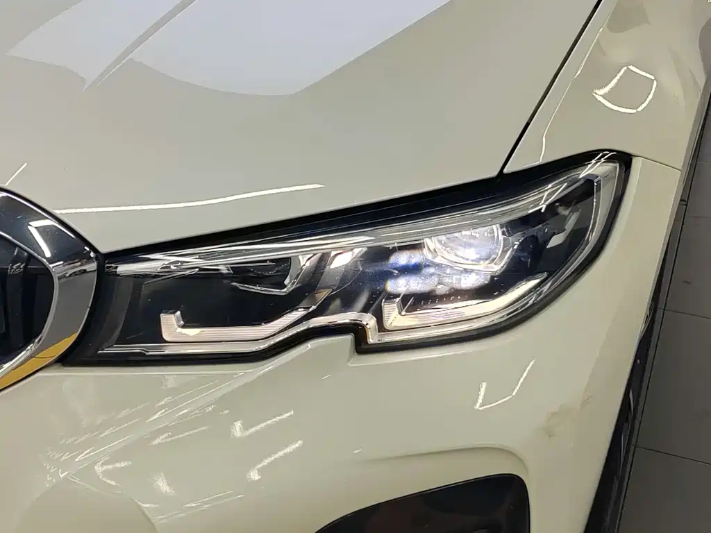 BMW 3 Series 2022 — фото 18