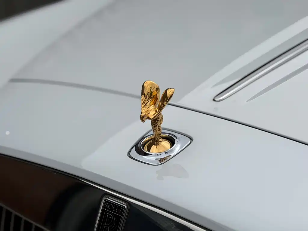 Rolls-Royce Ghost 2018 — фото 16