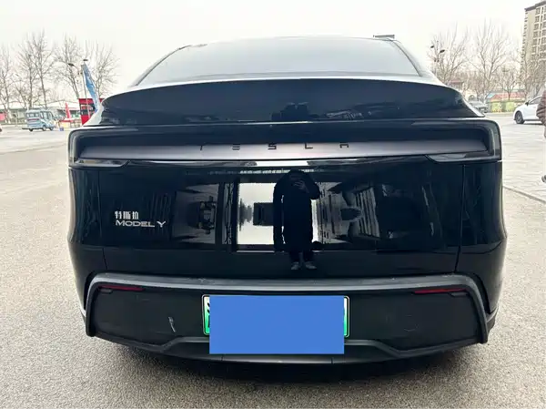 Tesla Model Y 2026