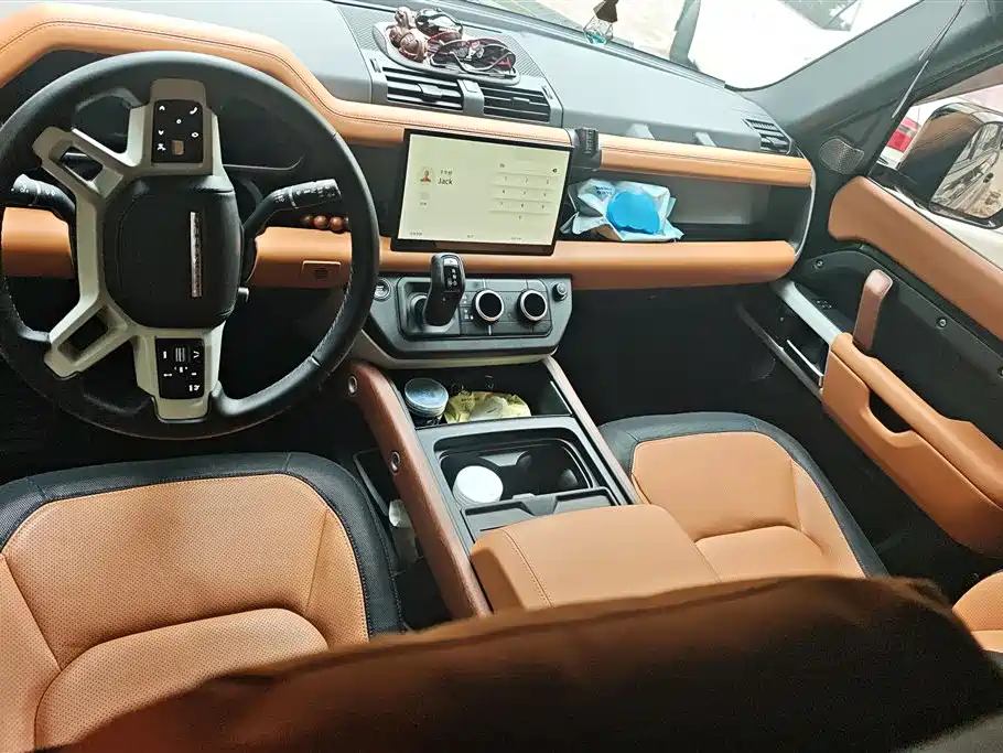 Land Rover Defender 2024 — фото 12