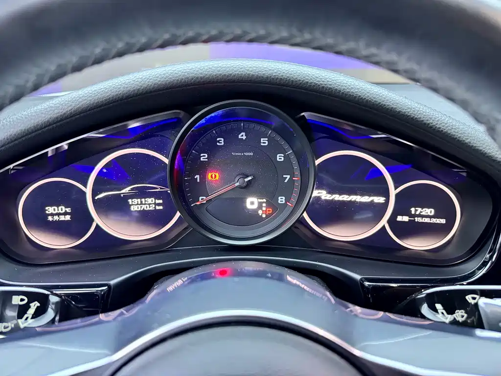 Porsche Panamera 2017 — фото 10
