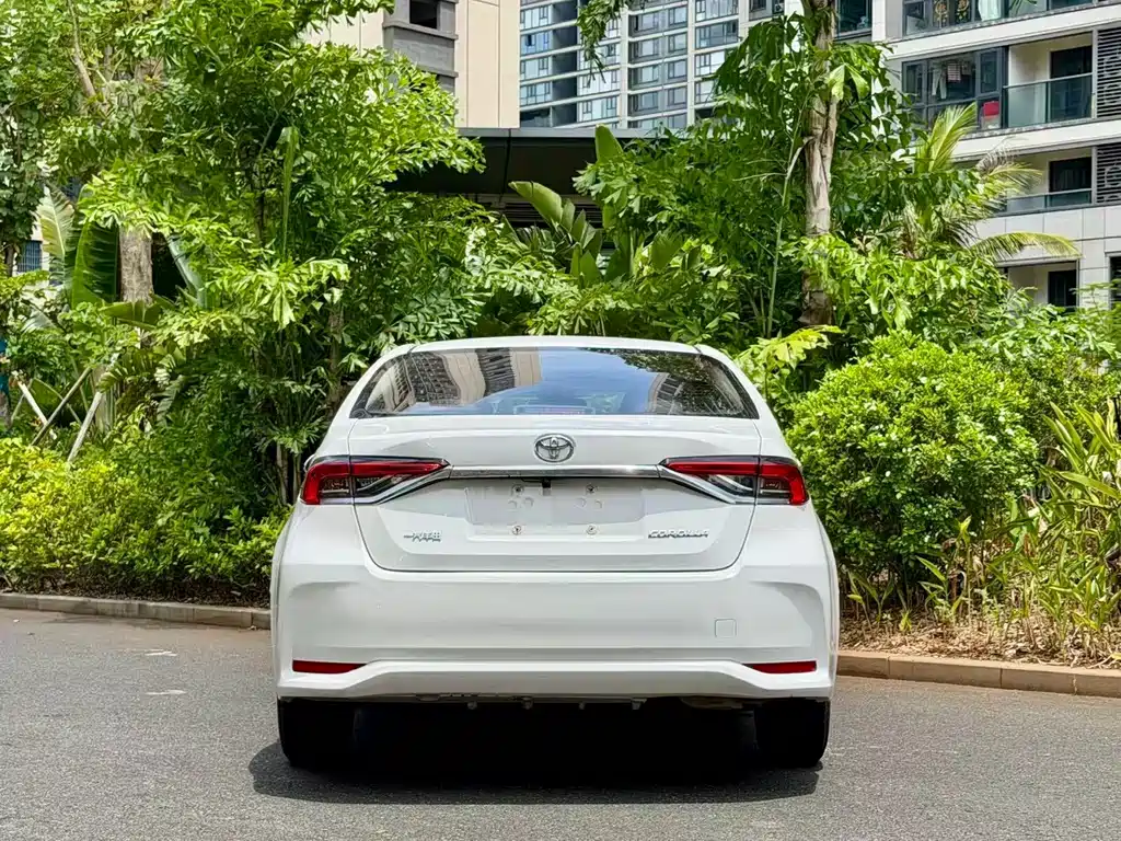 Toyota Corolla 2022 — фото 8