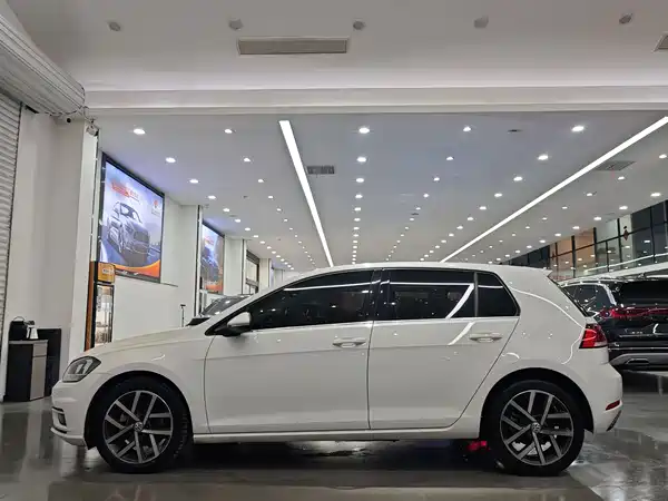Volkswagen Golf 2020
