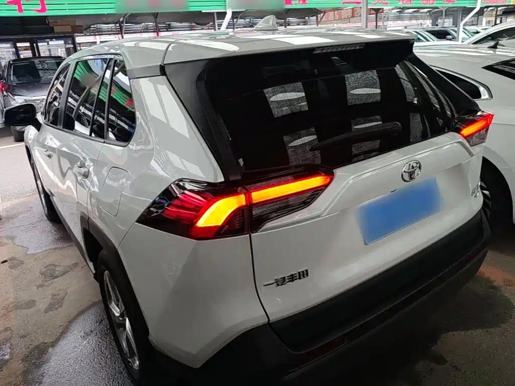 Toyota RAV4 2021