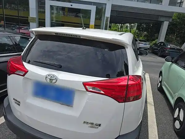 Toyota RAV4 2014