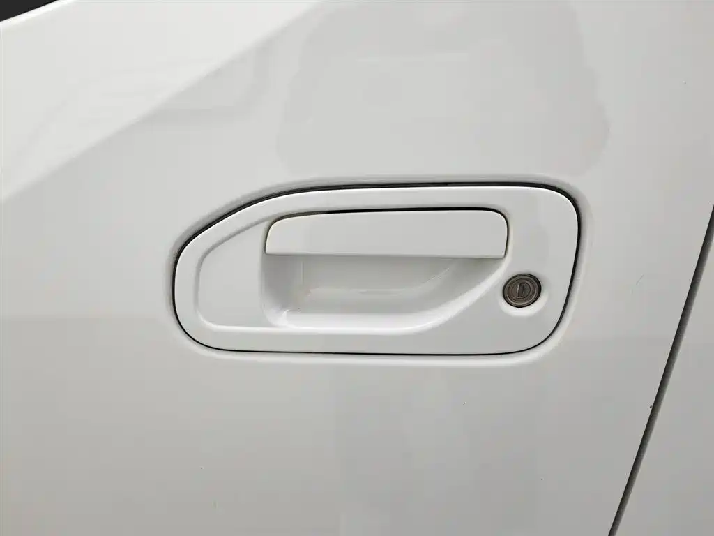 Nissan NV200 2020 — фото 18