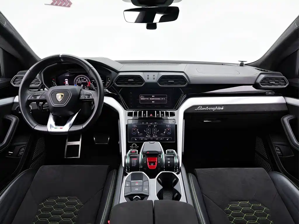 Lamborghini Urus 2021 — фото 12