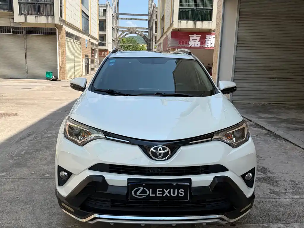 Toyota RAV4 2019 — фото 2