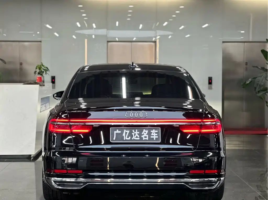 Audi A8 2020 — фото 19