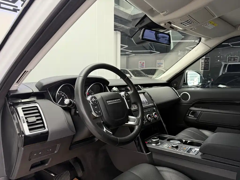 Land Rover Discovery 2019 — фото 9