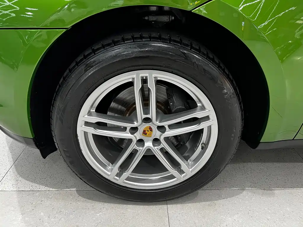 Porsche Macan 2019 — фото 10
