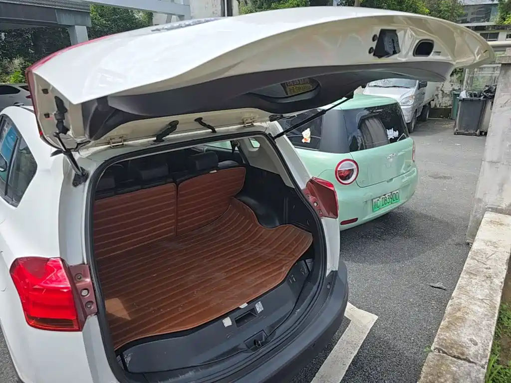 Toyota RAV4 2014 — фото 19