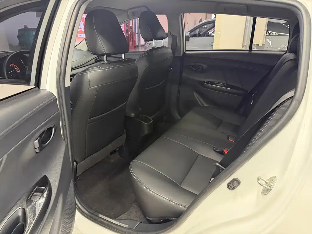 Toyota Yaris L 2022 — фото 15
