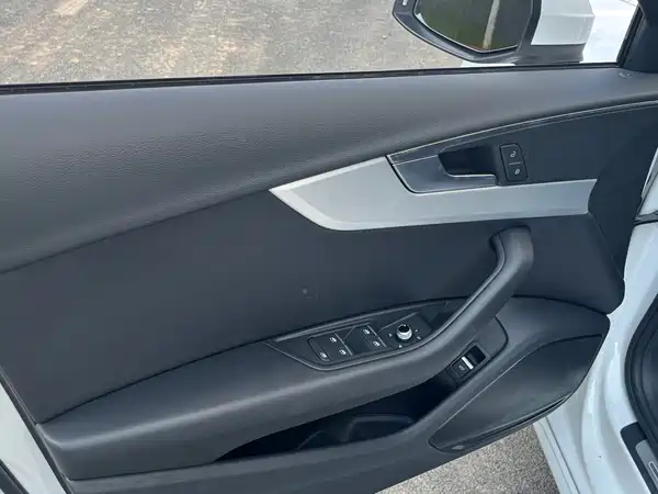 Audi A4L 2021