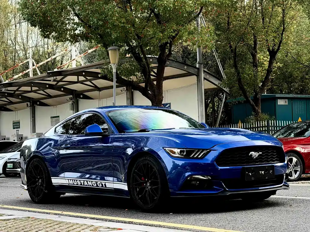 Ford Mustang 2017 — фото 3