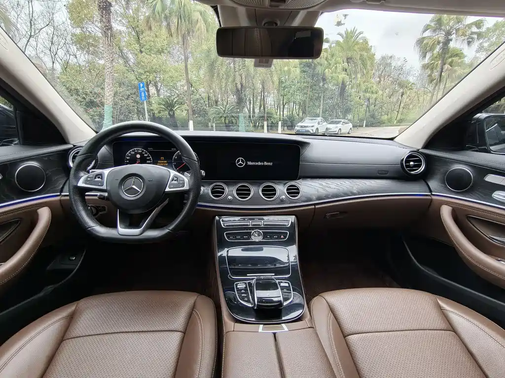 Mercedes-Benz E-Class 2017 — фото 13