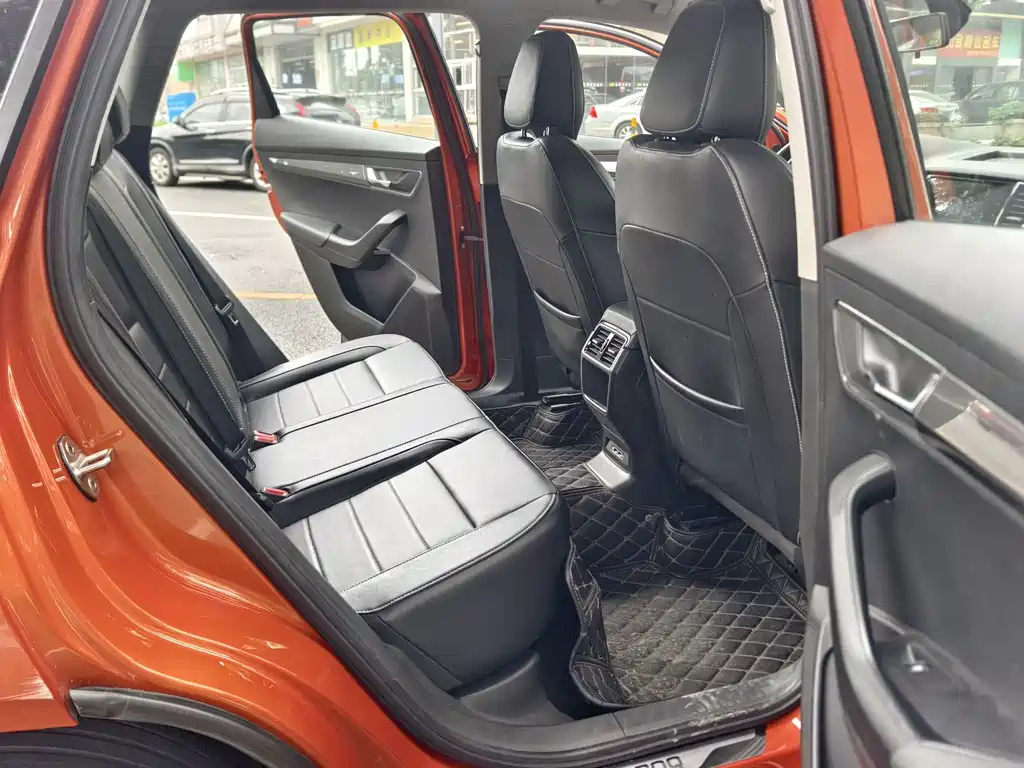 Skoda Karoq 2018 — фото 10
