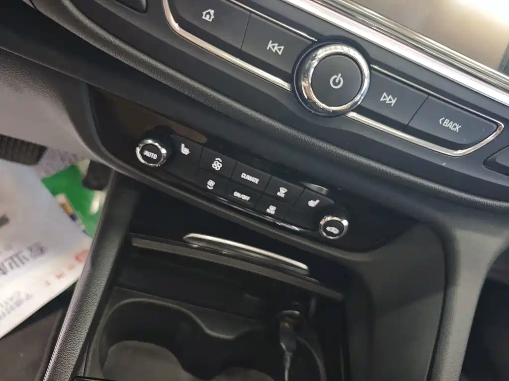 Buick Regal 2017 — фото 17