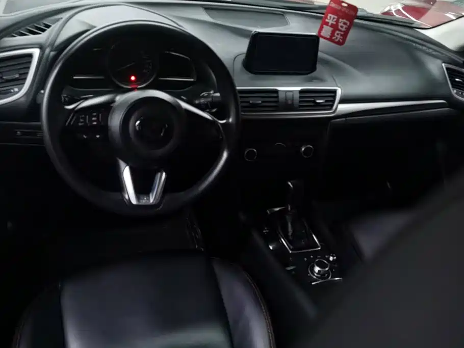 Mazda 3 Axela 2017 — фото 12