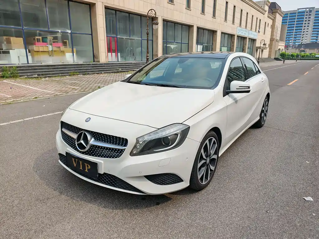 Mercedes-Benz A-Class 2016 — фото 1