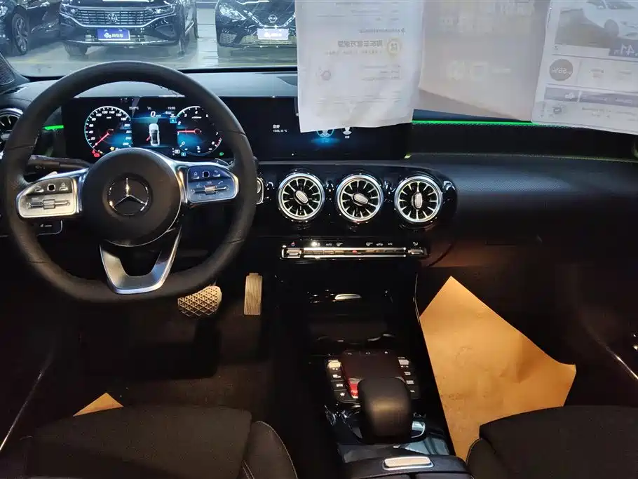Mercedes-Benz A-Class 2023 — фото 12