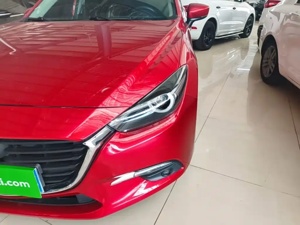Mazda 3 Axela 2017 — фото 24