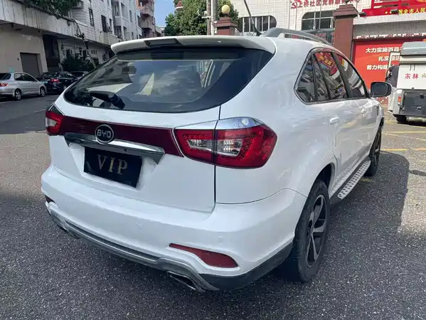 BYD S7 2015