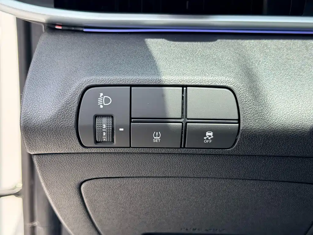 Hyundai Elantra 2025 — фото 27