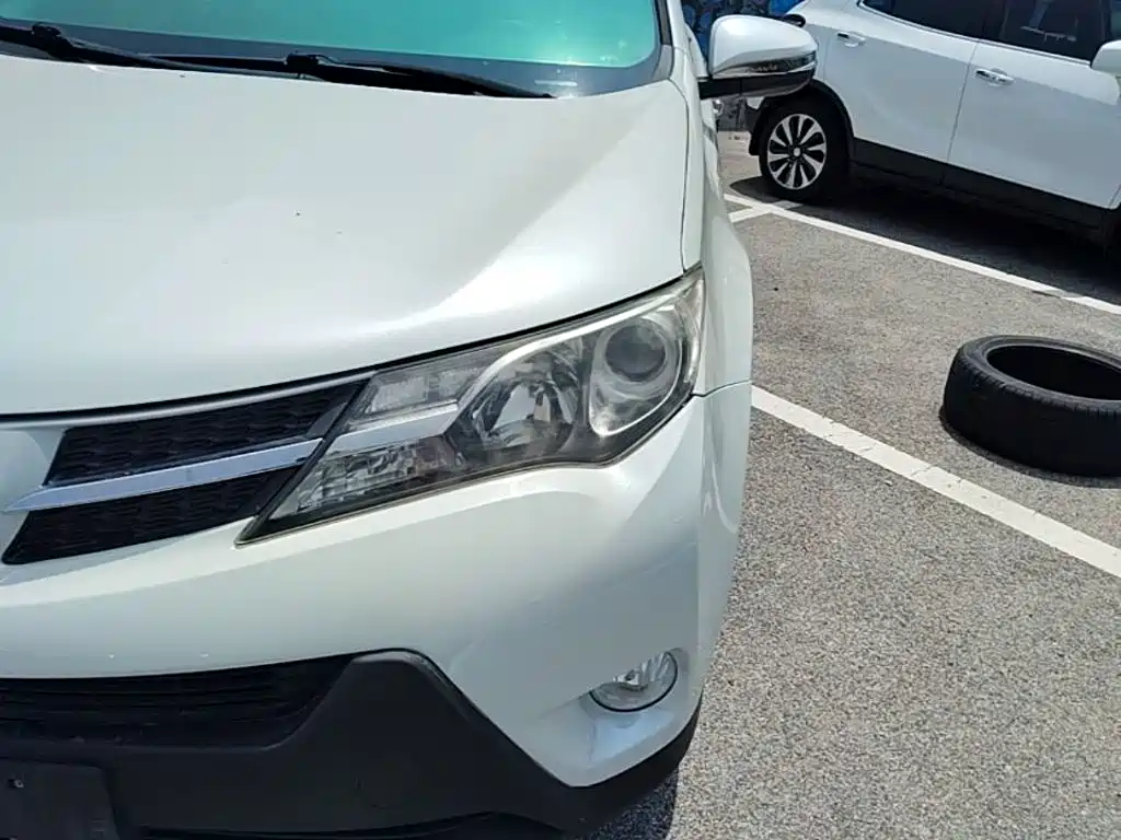 Toyota RAV4 2016 — фото 24