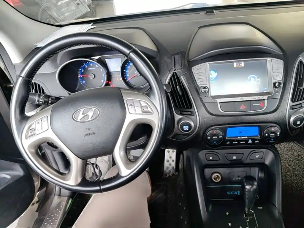 Hyundai ix35 2014 — фото 10