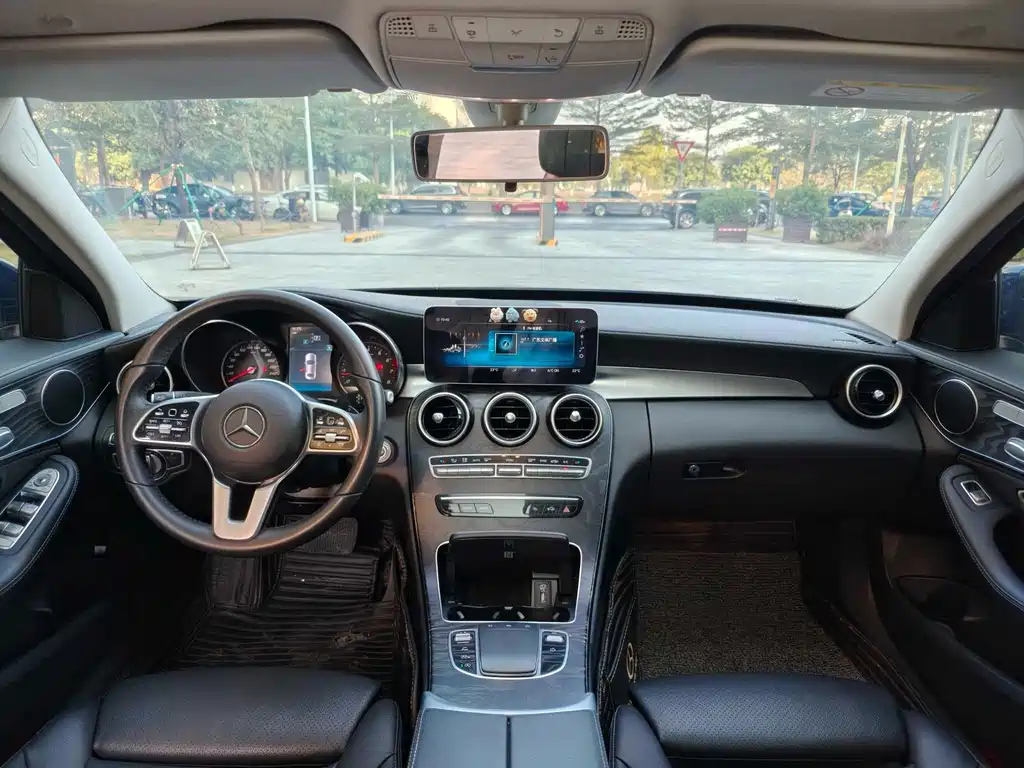 Mercedes-Benz C-Class 2019 — фото 12
