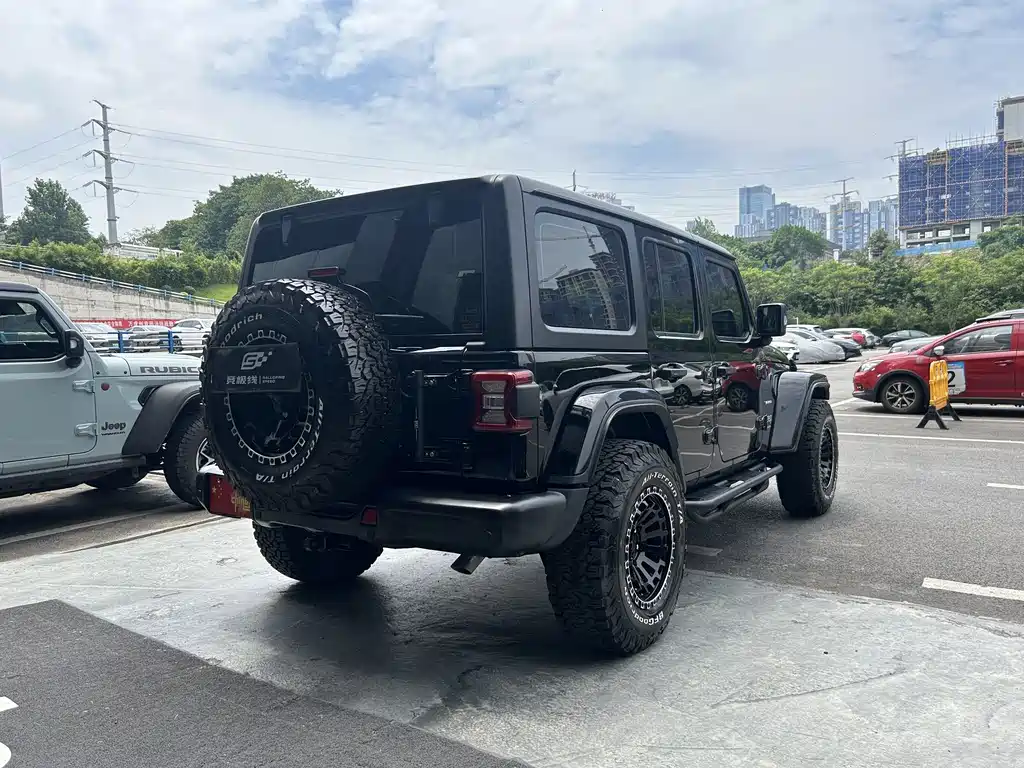 Jeep Wrangler 2025 — фото 17
