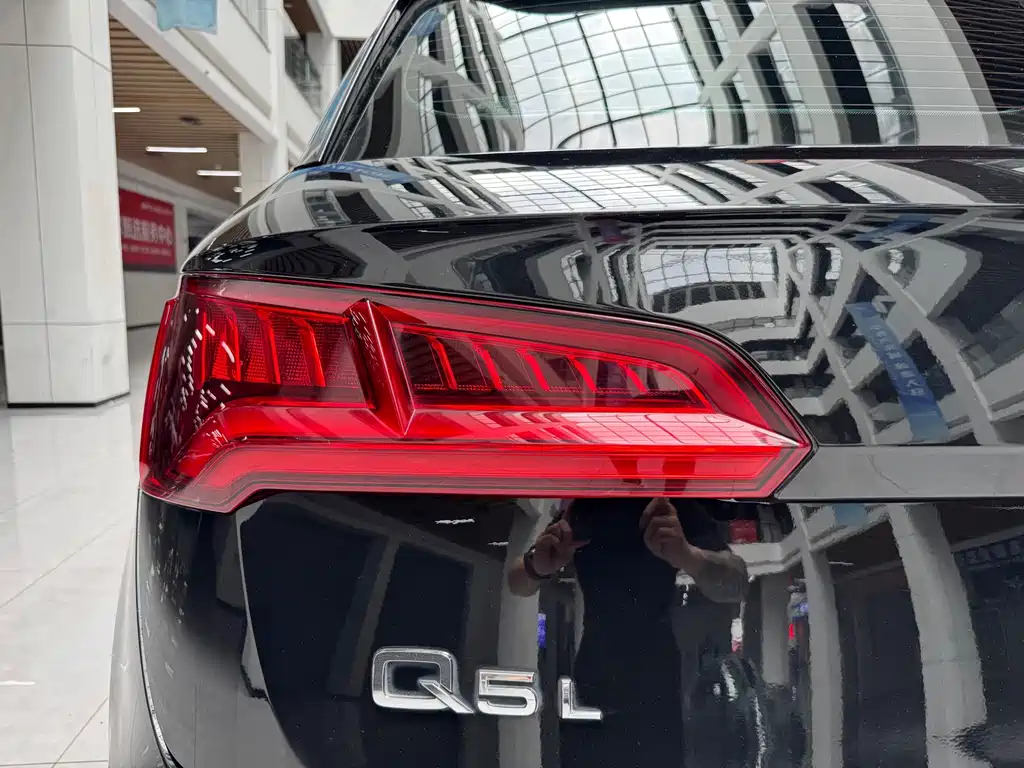 Audi Q5L 2021 — фото 22