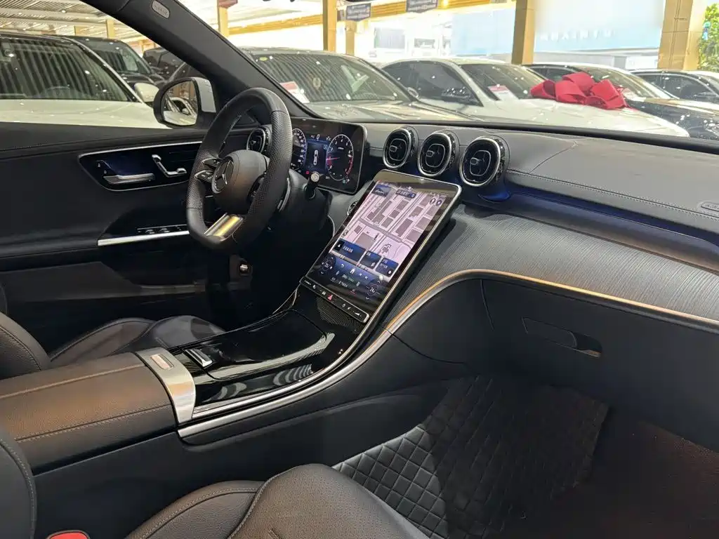 Mercedes-Benz C-Class 2024