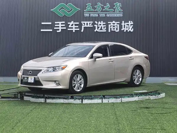 Lexus ES 2013