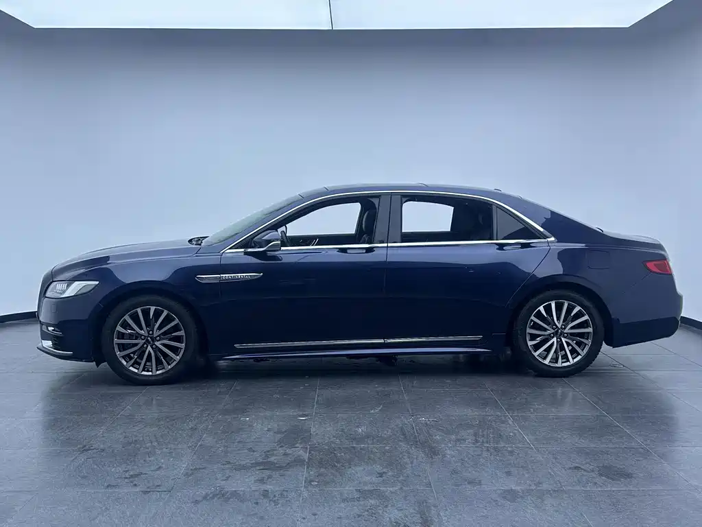 Lincoln Continental 2018 — фото 5