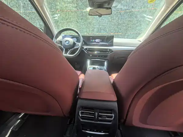 BMW i3 2024