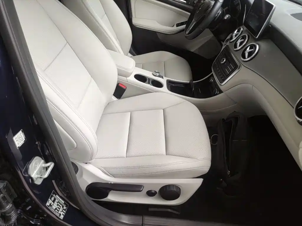 Mercedes-Benz GLA 2017 — фото 25