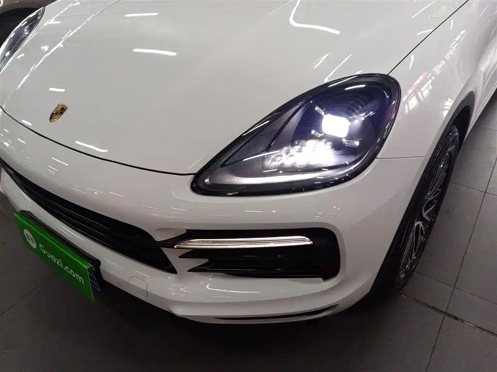 Porsche Cayenne 2018 — фото 18