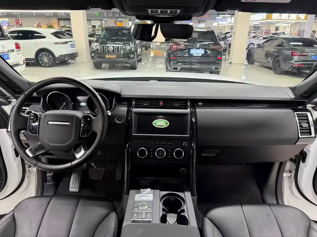 Land Rover Discovery 2018 — фото 9