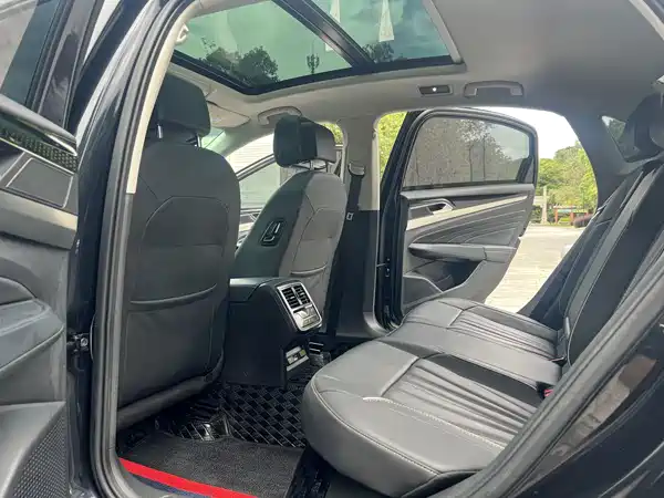 Volkswagen Passat 2024