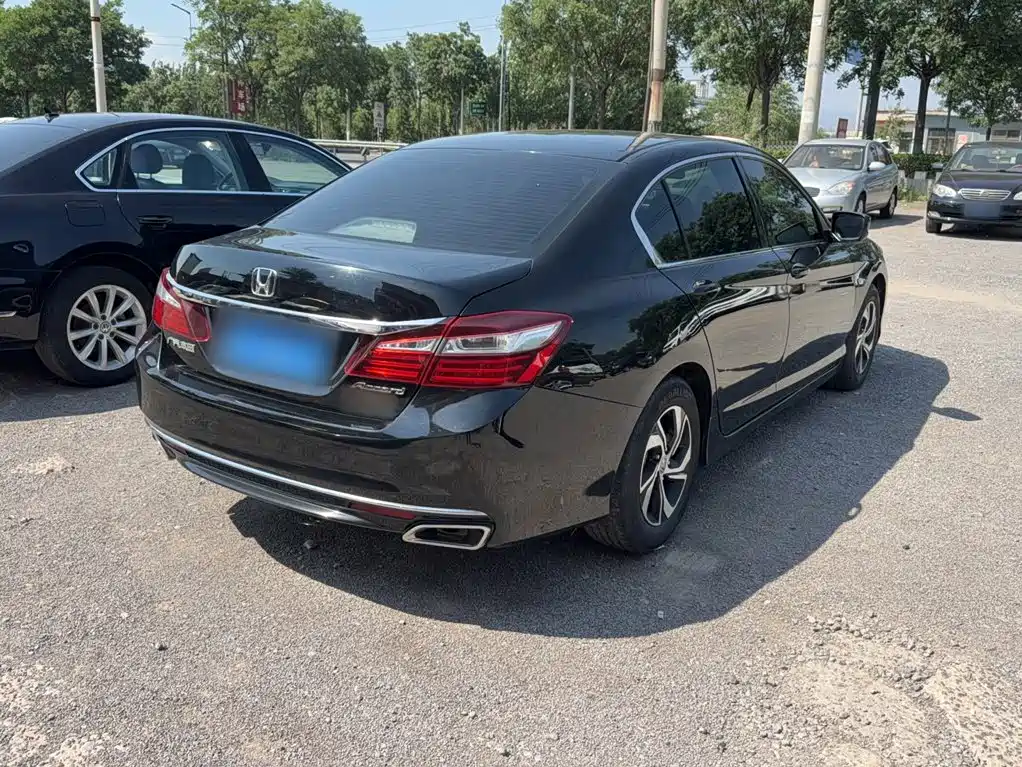 Honda Accord 2018 — фото 5
